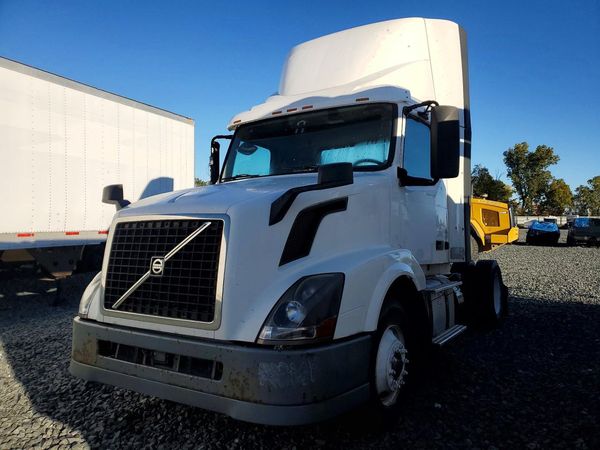 2016 VOLVO VNL — DSFA — Front 3/4