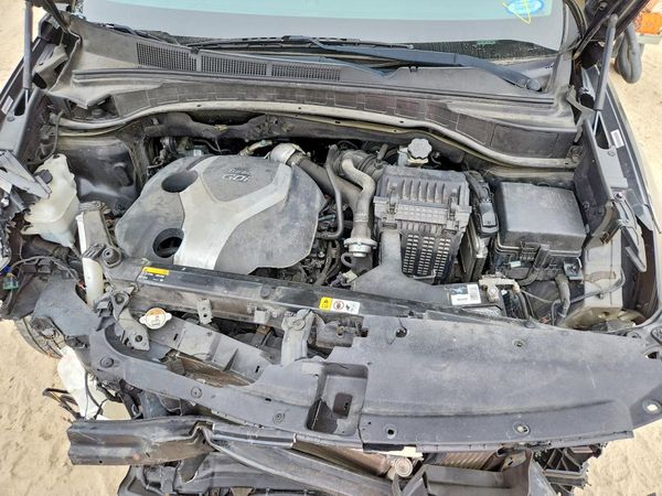 2014 HYUNDAI SANTA FE Top — Engine bay