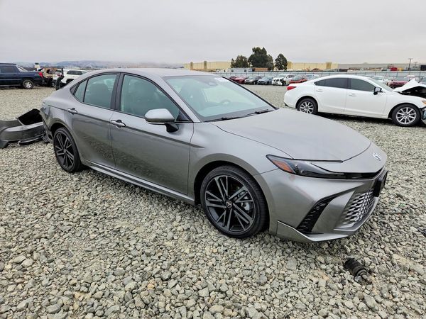 2025 TOYOTA CAMRY — Passenger 3/4