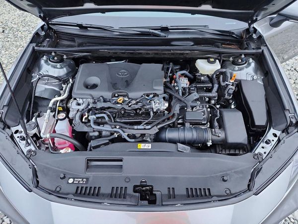 2025 TOYOTA CAMRY — Engine bay