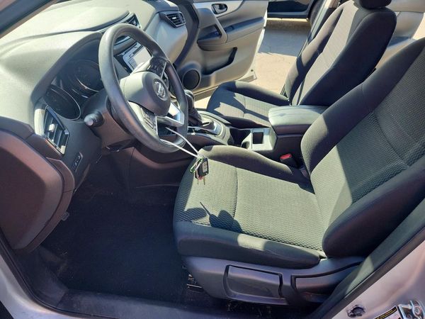 2020 NISSAN ROGUE SPORT — DENT