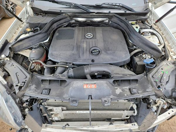 2015 MERCEDES-BENZ GLK GLK250 BLUETEC 4-MATIC — Engine bay