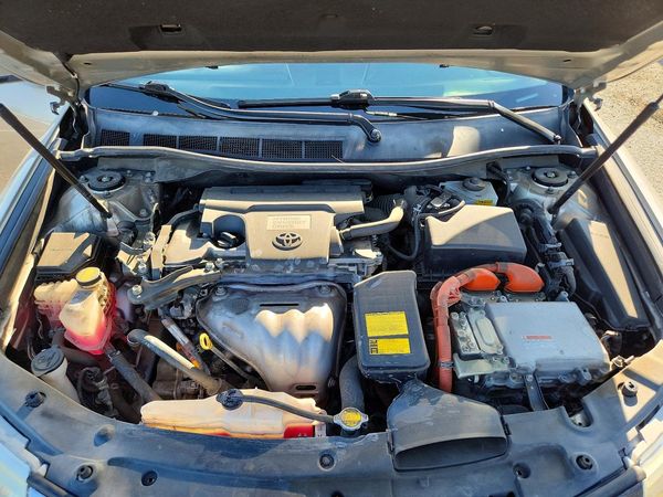 2013 TOYOTA CAMRY SOLA Hybrid — Engine bay