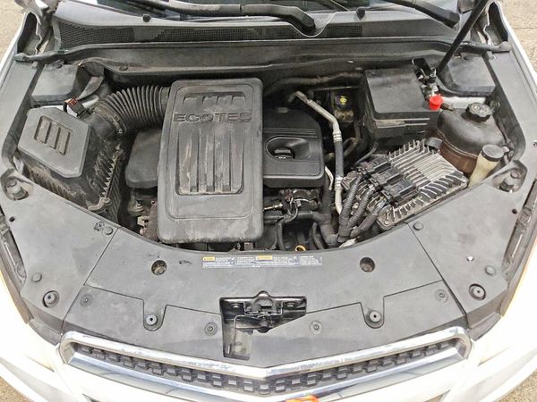 2015 CHEVROLET EQUINOX 2LT — Engine bay