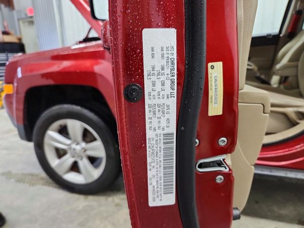 2014 JEEP PATRIOT Latitude — VINS