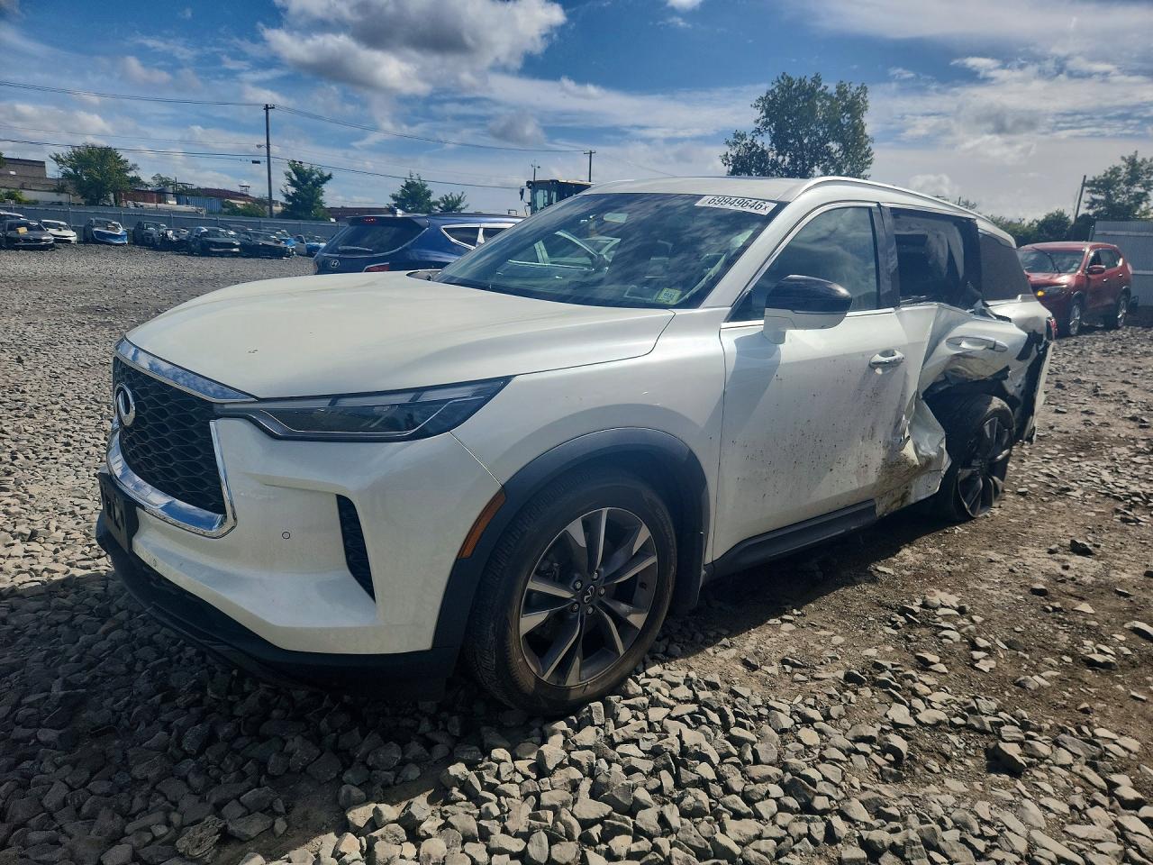 2024 INFINITI QX60 Luxe — Front 3/4