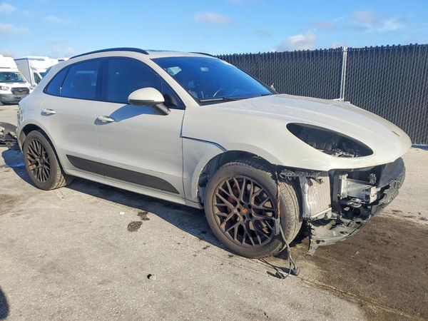 2021 PORSCHE MACAN GTS — Passenger 3/4