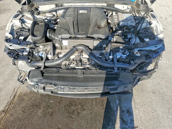 2021 PORSCHE MACAN GTS — Engine bay