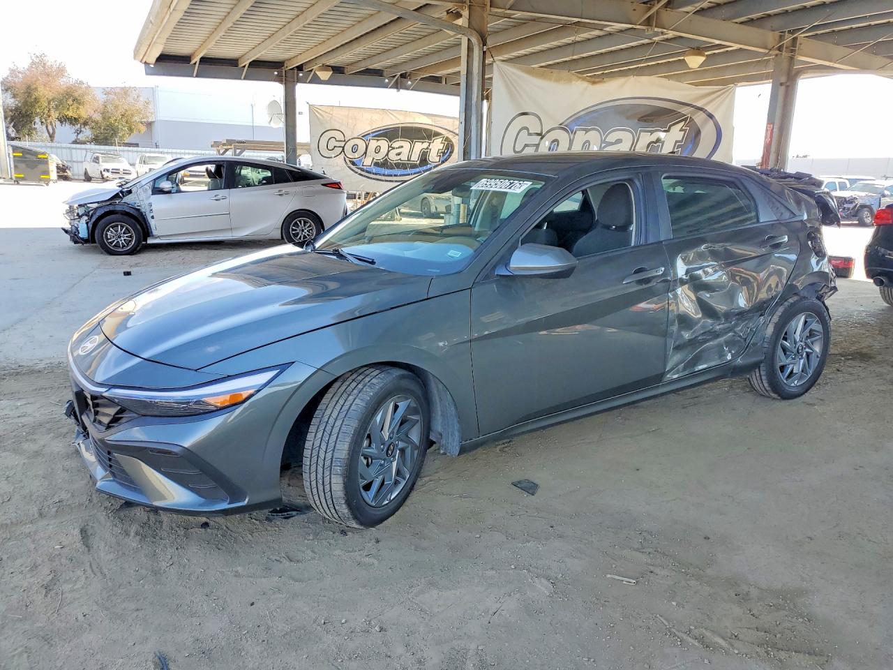 2024 HYUNDAI ELANTRA SEL — Front 3/4