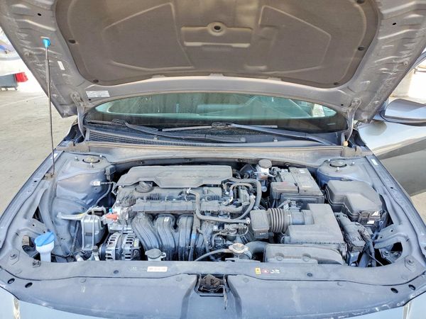 2024 HYUNDAI ELANTRA SEL — Engine bay
