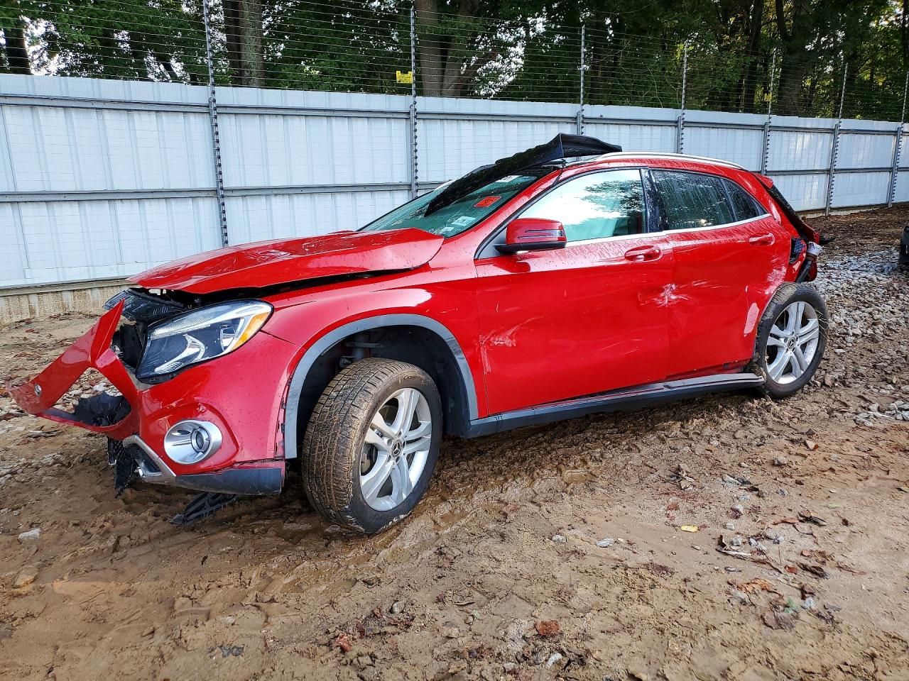 2018 MERCEDES-BENZ GLA-CLASS GLA250-4M — Front 3/4