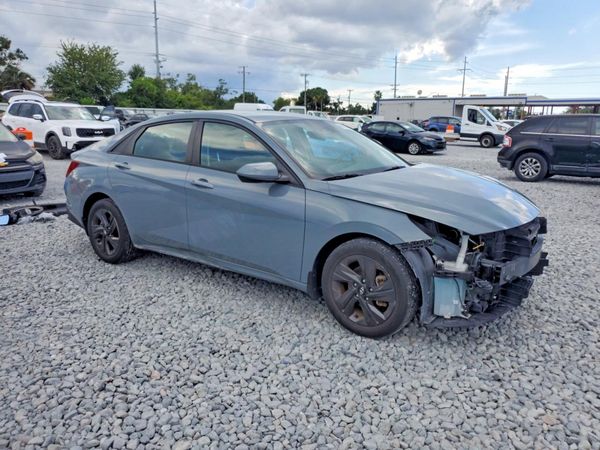 2021 HYUNDAI ELANTRA Blue — Passenger 3/4