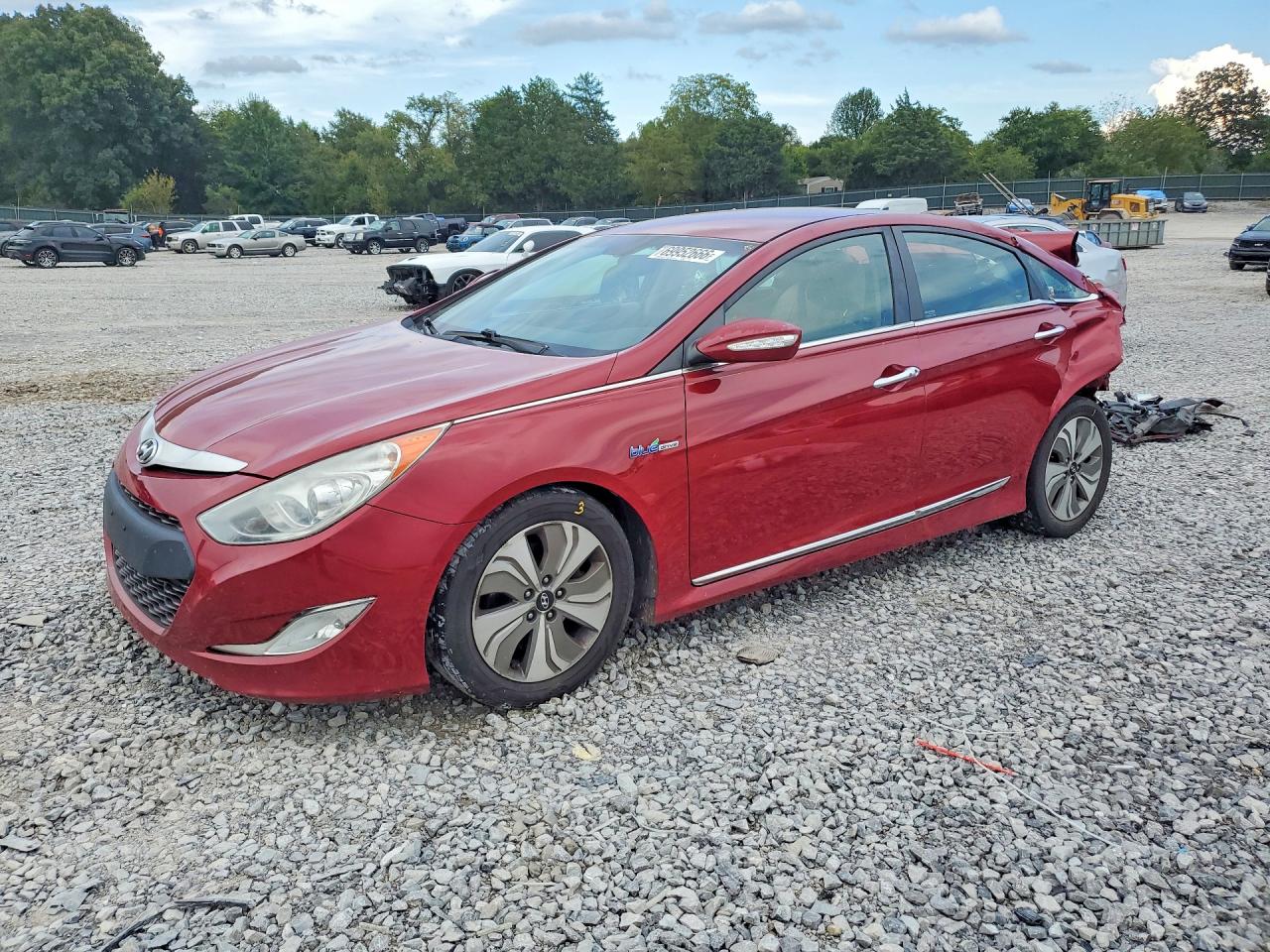 2013 HYUNDAI SONATA Hybrid / Hybrid Limited — Front 3/4