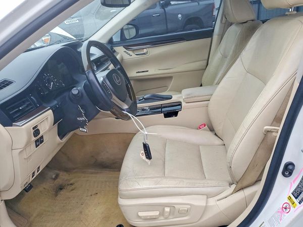 2013 LEXUS ES 350 — DENT