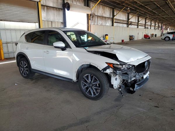 2018 MAZDA CX-5 Touring — Passenger 3/4
