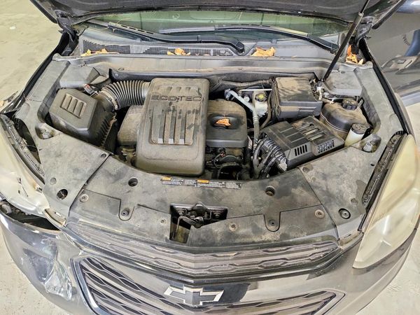 2017 CHEVROLET EQUINOX LT / FL — Engine bay