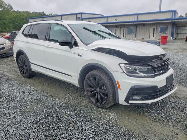 2021 VOLKSWAGEN TIGUAN — Passenger 3/4
