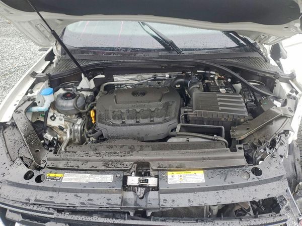 2021 VOLKSWAGEN TIGUAN — Engine bay