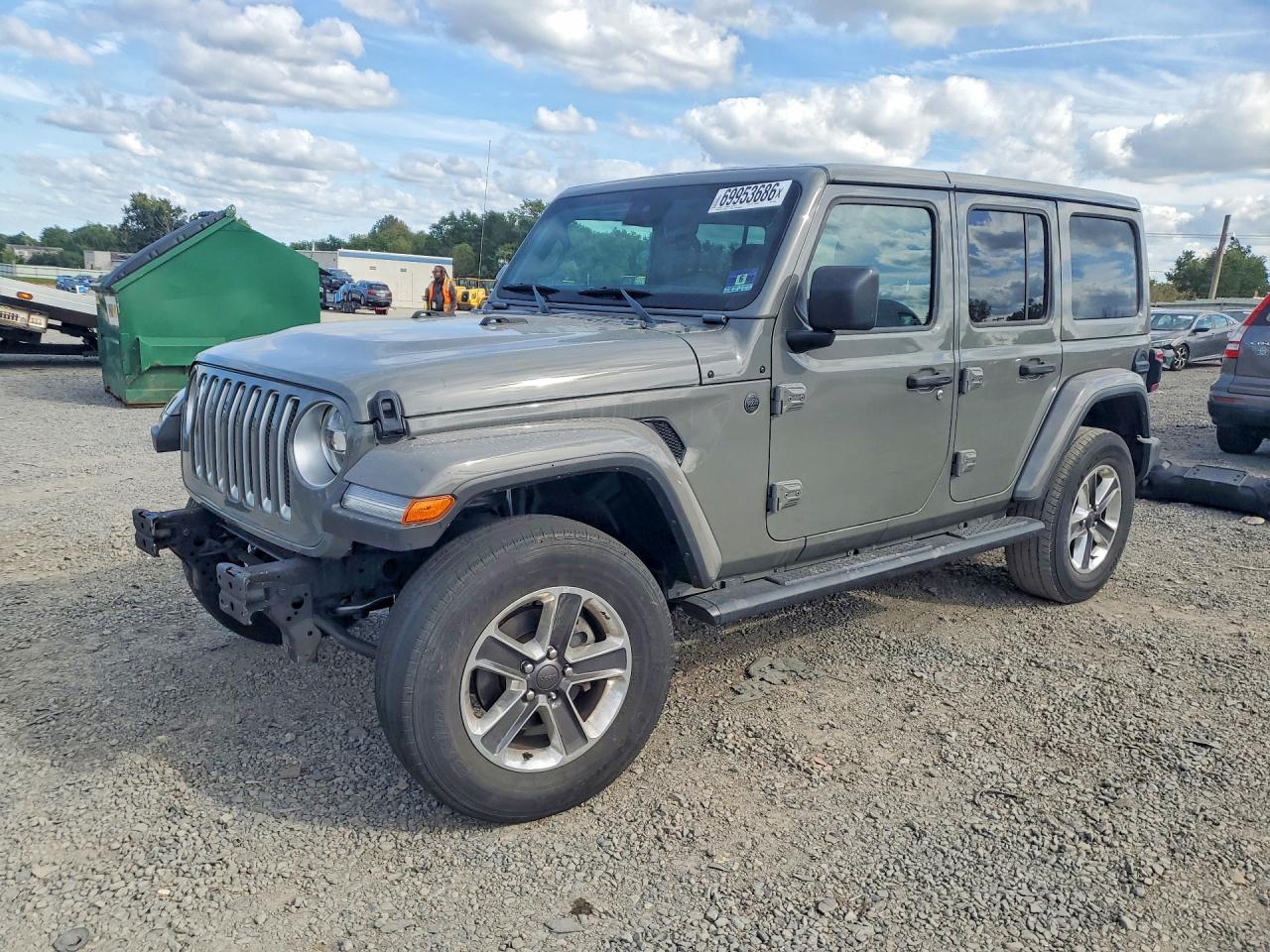 2019 JEEP WRANGLER UNLIMITED Unlimited Sahara — Front 3/4