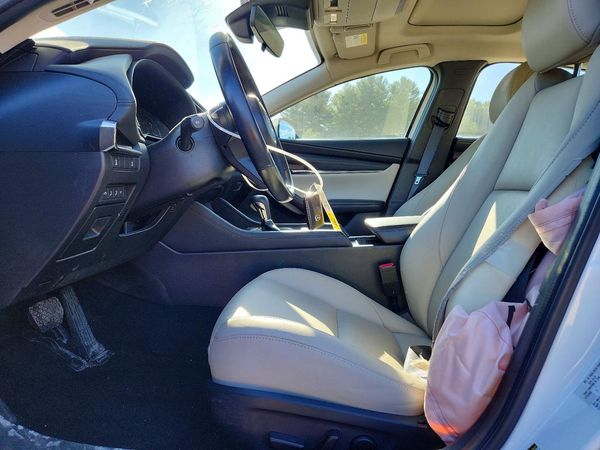 2023 MAZDA 3 Preferred Package — DENT