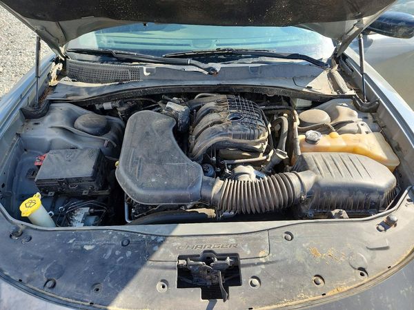 2018 DODGE CHARGER SXT — Engine bay