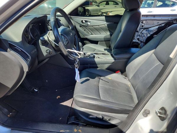 2016 INFINITI Q50 — DENT