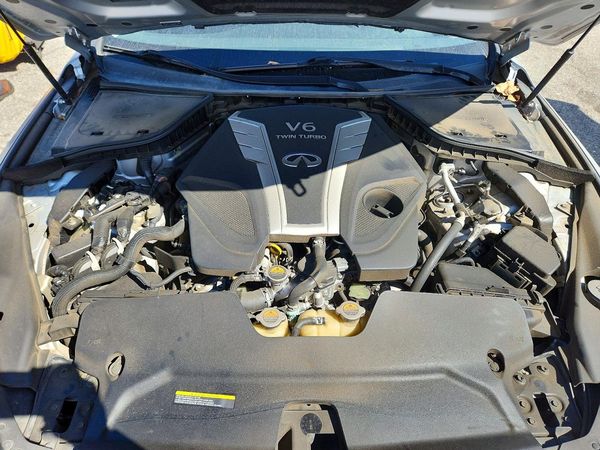 2016 INFINITI Q50 — Engine bay