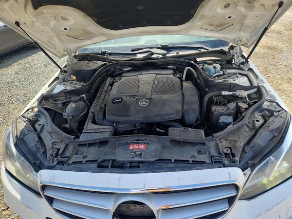 2016 MERCEDES-BENZ E E350 — Engine bay