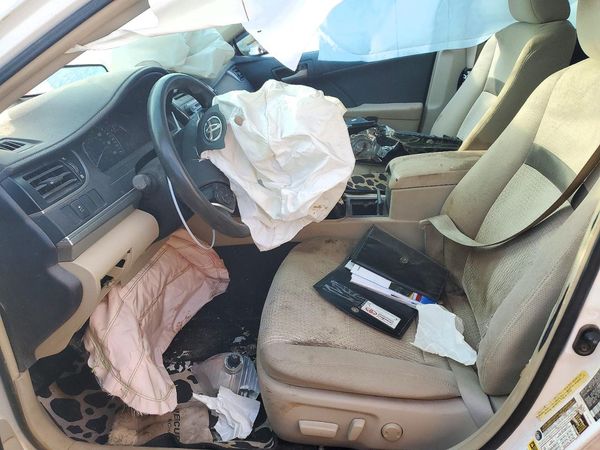 2014 TOYOTA CAMRY — DENT