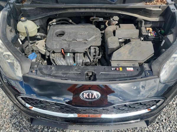2020 KIA SPORTAGE — Engine bay