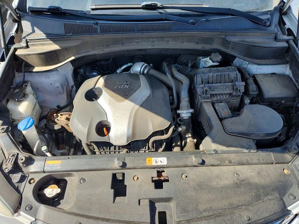 2013 HYUNDAI SANTA FE — Engine bay