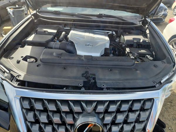 2021 LEXUS GX 460 Premium — Engine bay