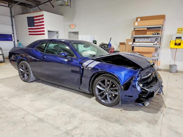 2013 DODGE CHALLENGER R/T — Passenger 3/4