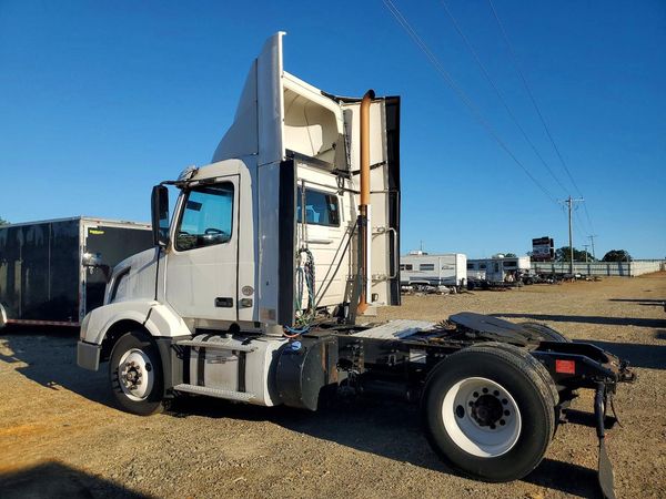2018 VOLVO VN — DSRA