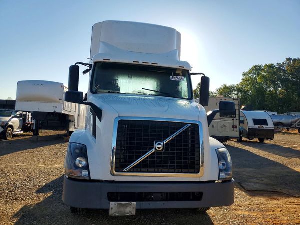 2018 VOLVO VN — DIRF