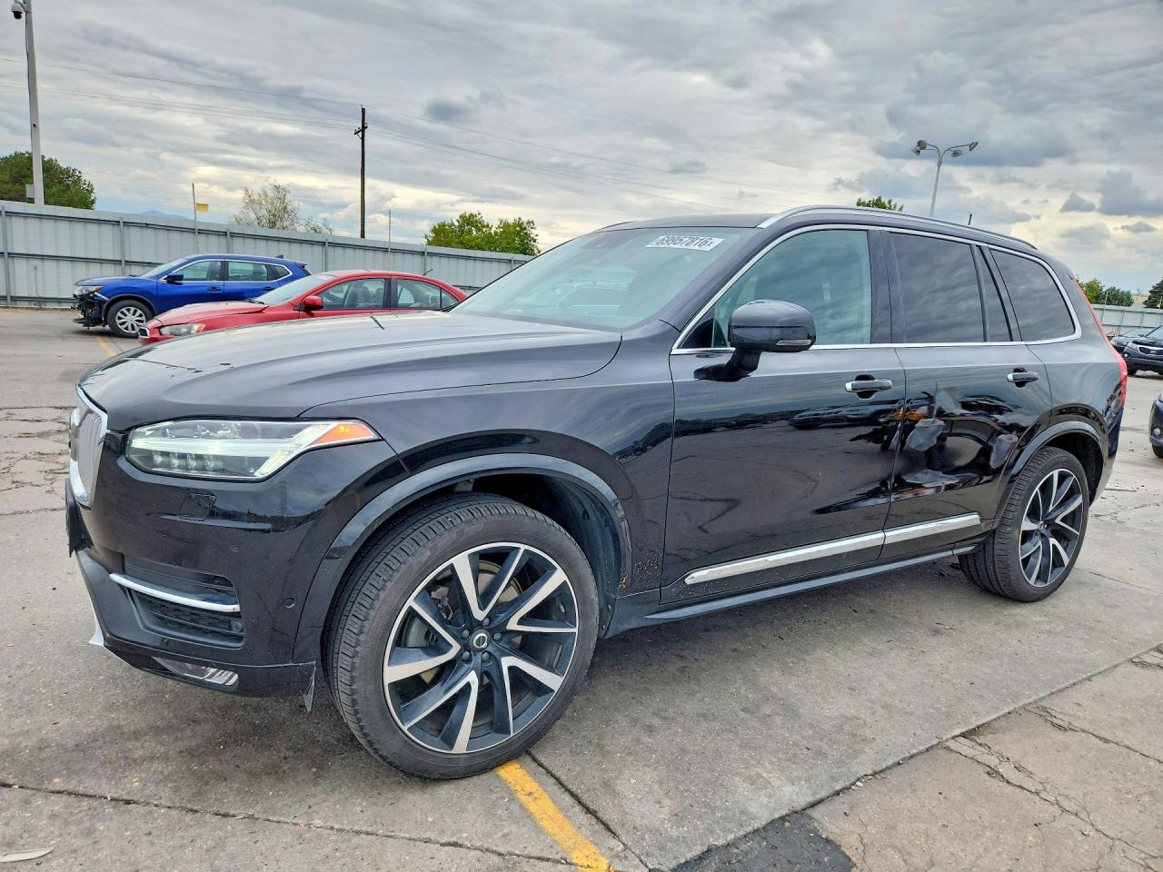 2019 VOLVO XC90 Inscription — Front 3/4