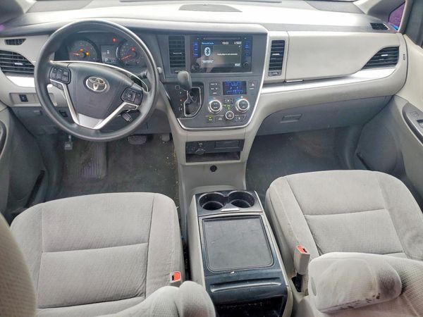 2015 TOYOTA SIENNA — CKPT