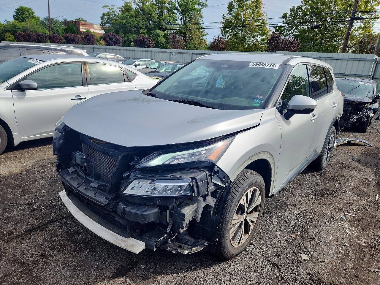 2021 NISSAN ROGUE SV — Front 3/4