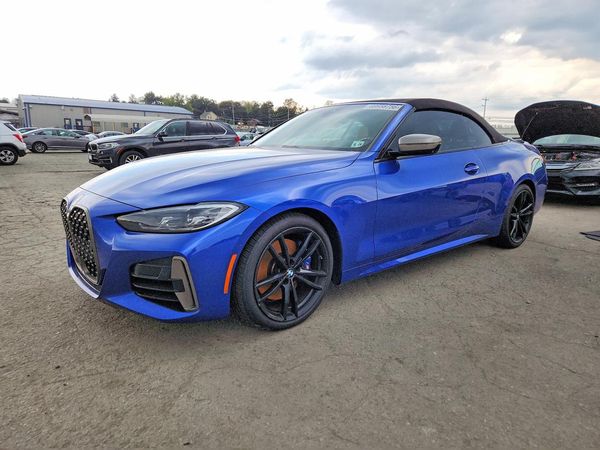 2021 BMW M4 — Front 3/4