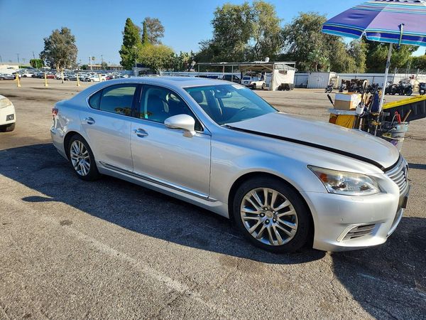 2014 LEXUS LS460 460 — Passenger 3/4