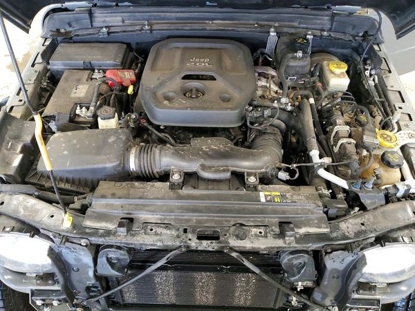 2019 JEEP WRANGLER Unlimited Sport — Engine bay