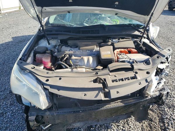 2015 TOYOTA CAMRY SOLA Hybrid — Engine bay