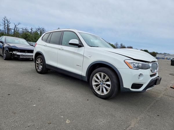 2017 BMW X3 xDrive28i — Passenger 3/4