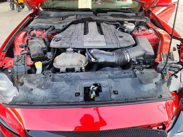 2018 FORD MUSTANG GT Coupe — Engine bay