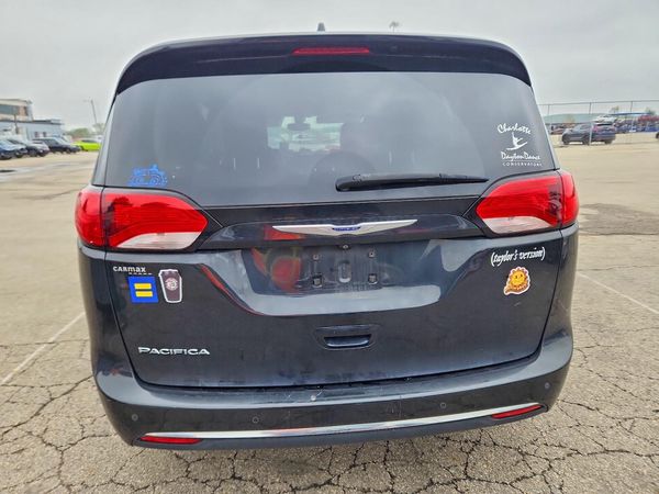 2019 CHRYSLER PACIFICA Touring L — DIRR