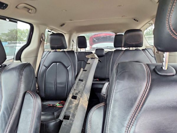2019 CHRYSLER PACIFICA Touring L — SUVN