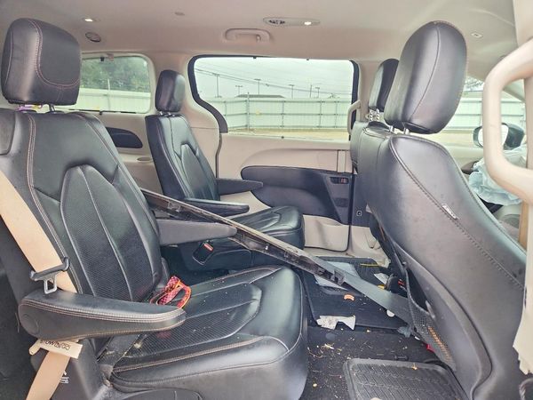 2019 CHRYSLER PACIFICA Touring L — PSRS