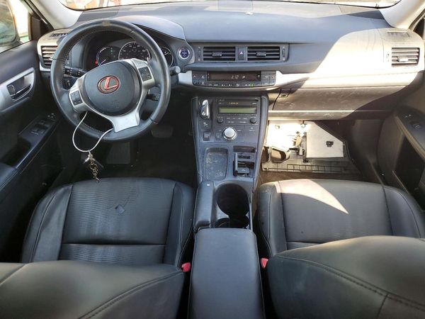 2013 LEXUS CT 200 200h — CKPT