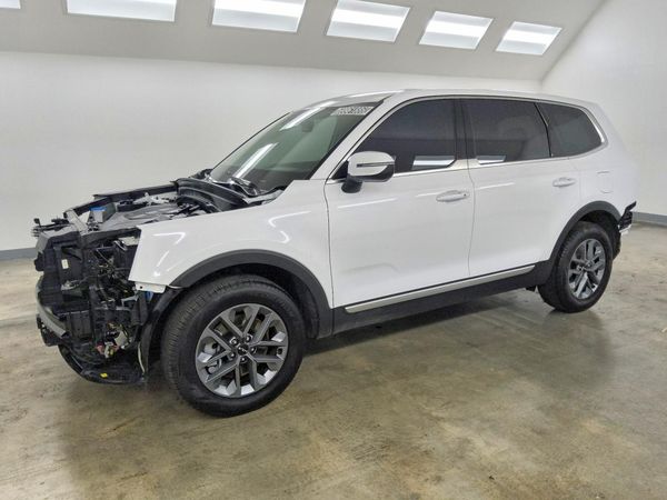 2025 KIA TELLURIDE LX — Front 3/4