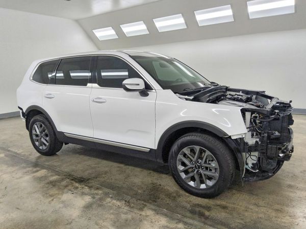 2025 KIA TELLURIDE LX — Passenger 3/4
